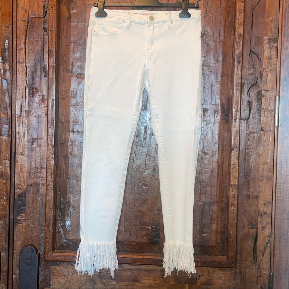Chelsea and Violet white, frayed bottom jeans. Size 28